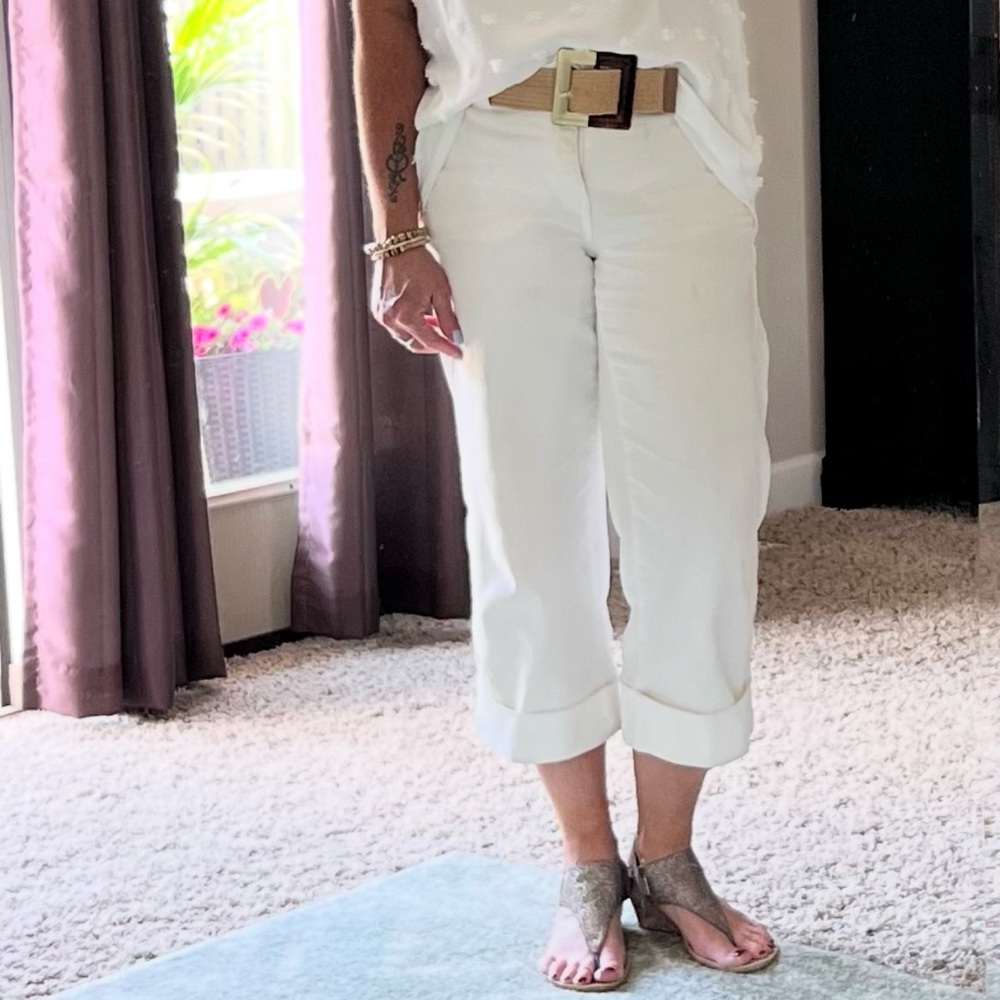 NWT!  Maurices White Cropped Pants